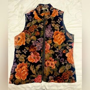 Sold- Vintage Tapestry Vest White Stag Size L